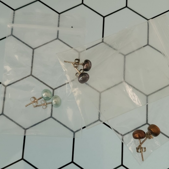 GWP  - set of freshwater pearl earrings - Picture 1 of 1